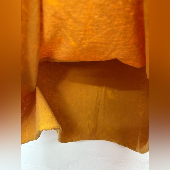 Fifth sun: Venice Beach Graphic Tee in Mustard - Picture 10 of 13